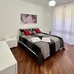 La - Animal House Apartment