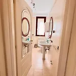 La - Animal House Apartment