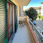 La - Animal House * Viareggio
